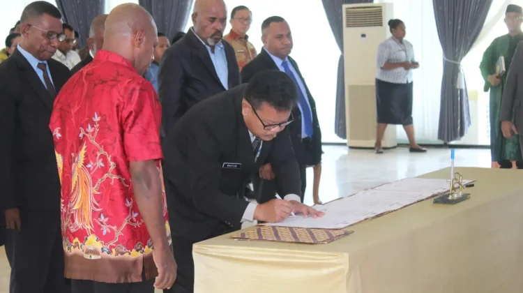 Bupati JK Melantik 6 Pejabat JPT Pratama